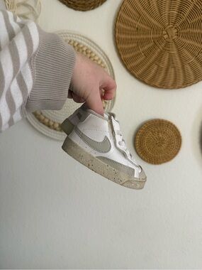 Nike Kids High-Top Sneakers in White and Taupe